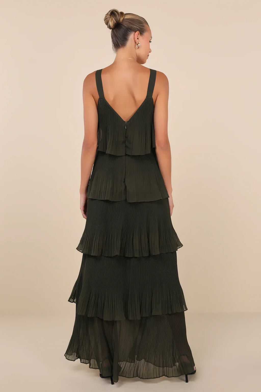 Elegant Nature Black Pleated Sleeveless Tiered Maxi Dress