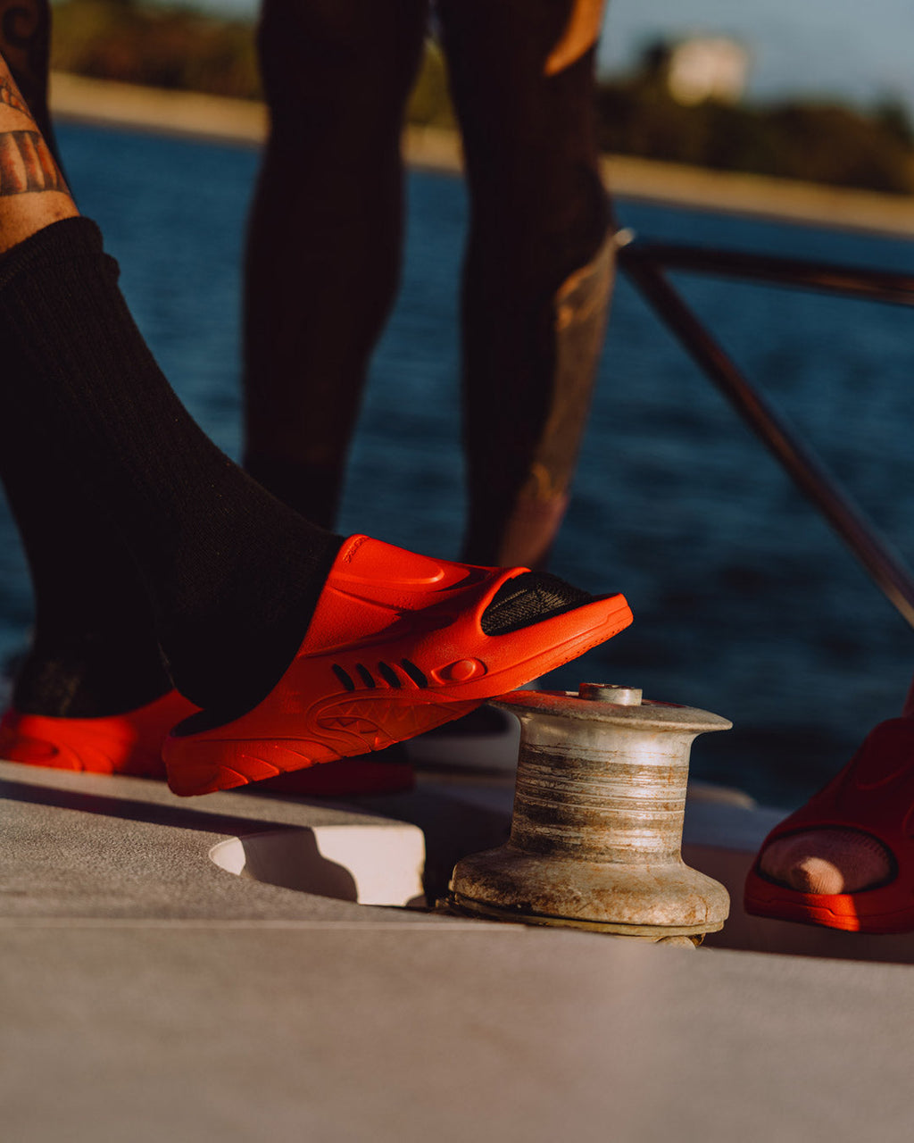 SHARK SLIDE (RED)