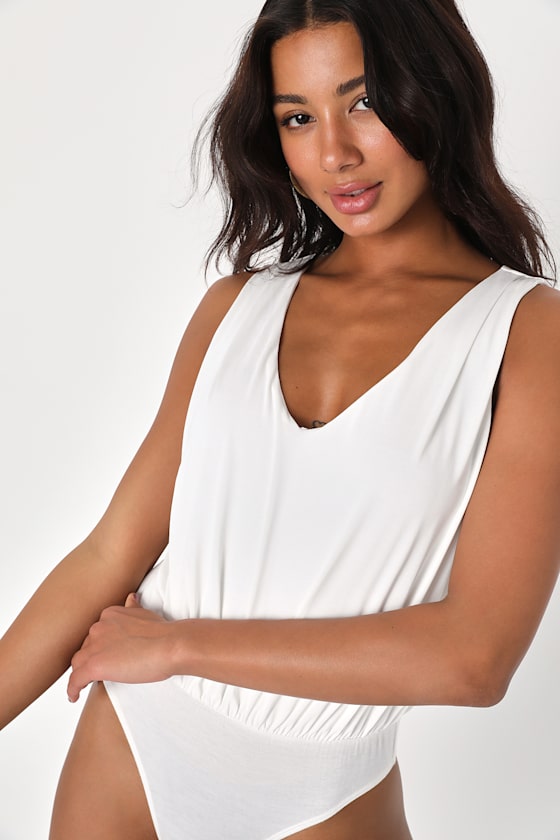 Chic on Repeat Ivory V-Neck Sleeveless Bodysuit