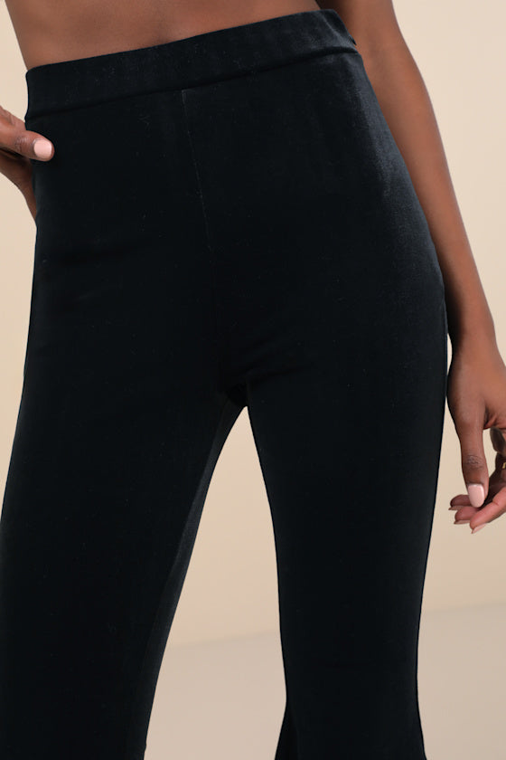 Captivating Poise Black Velvet High-Rise Capri Pants