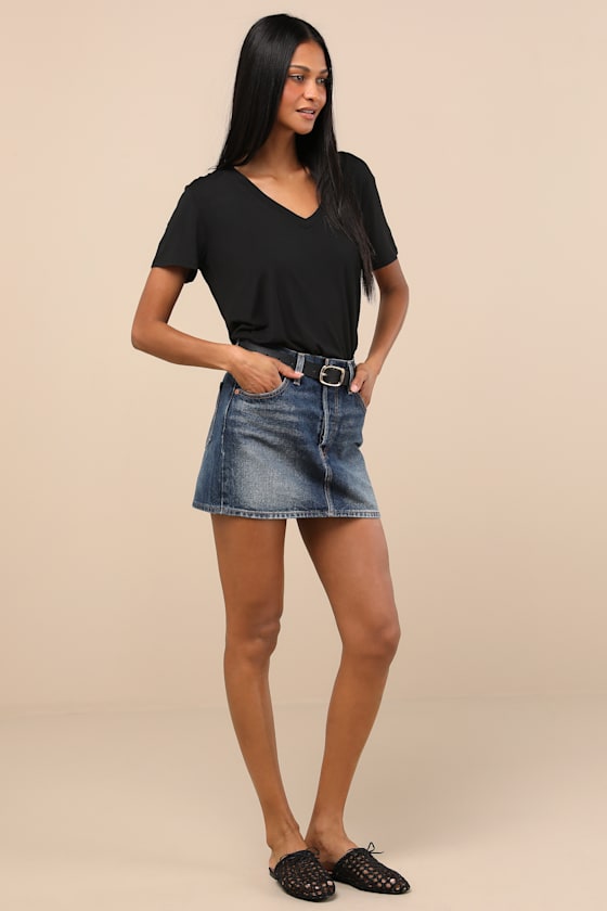Adyn Black V-Neck Short Sleeve Tee