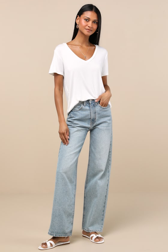 Adyn Ivory V-Neck Short Sleeve Tee