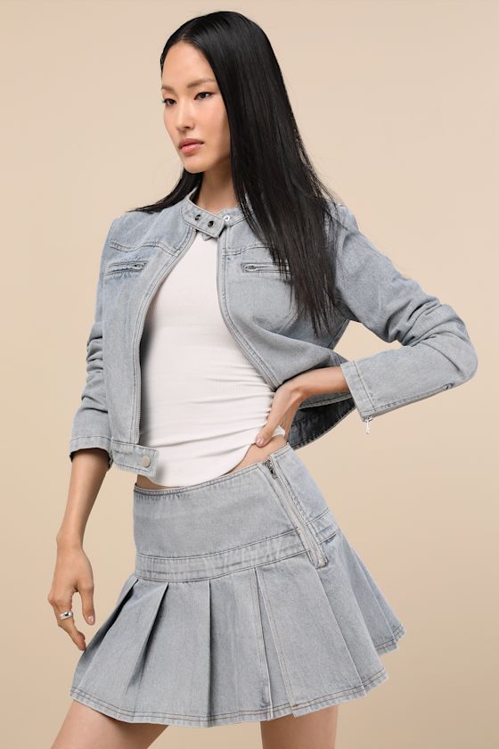 Khine Light Wash Denim Pleated Low-Rise Mini Skirt