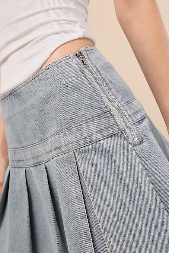 Khine Light Wash Denim Pleated Low-Rise Mini Skirt