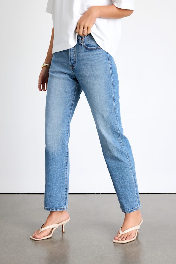 501 Curve Medium Wash Straight Leg Jeans