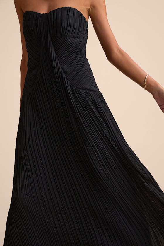 Narasha Black Pleated Strapless Maxi Dress