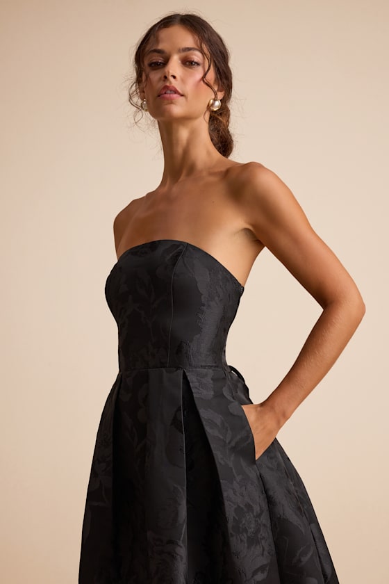 Laurelin Black Floral Jacquard Pleated Strapless Maxi Dress