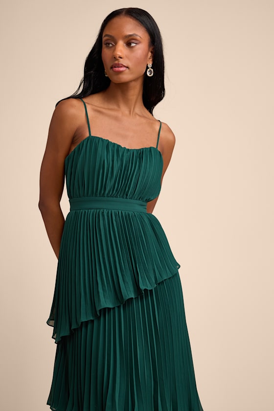 Jehona Emerald Green Pleated Tiered Maxi Dress
