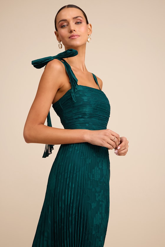 Nyssa Emerald Floral Burnout Pleated Maxi Dress