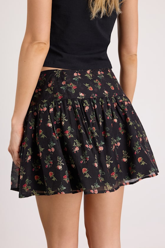 Floretta Black Floral Mid-Rise Mini Skirt