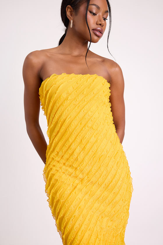 Faelyn Yellow Strapless Ruffled Midi Dress
