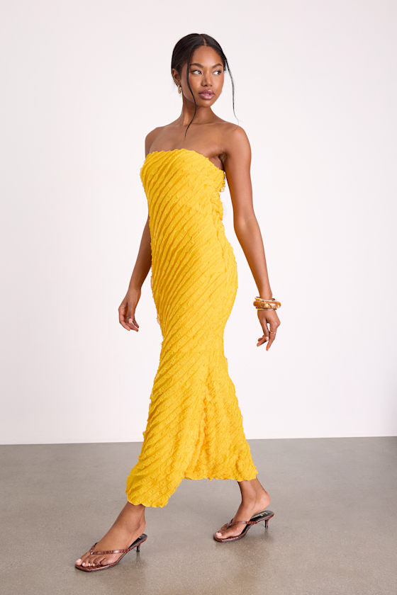 Faelyn Yellow Strapless Ruffled Midi Dress