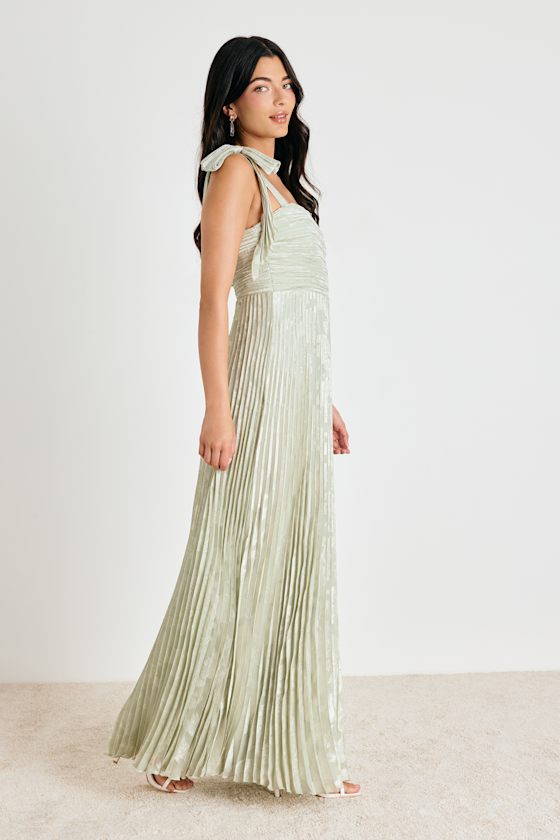 Cahlia Sage Floral Burnout Pleated Maxi Dress