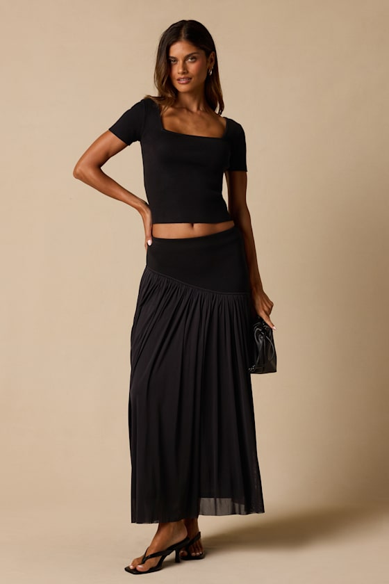 Dalida Black Ribbed Knit Short Sleeve Top